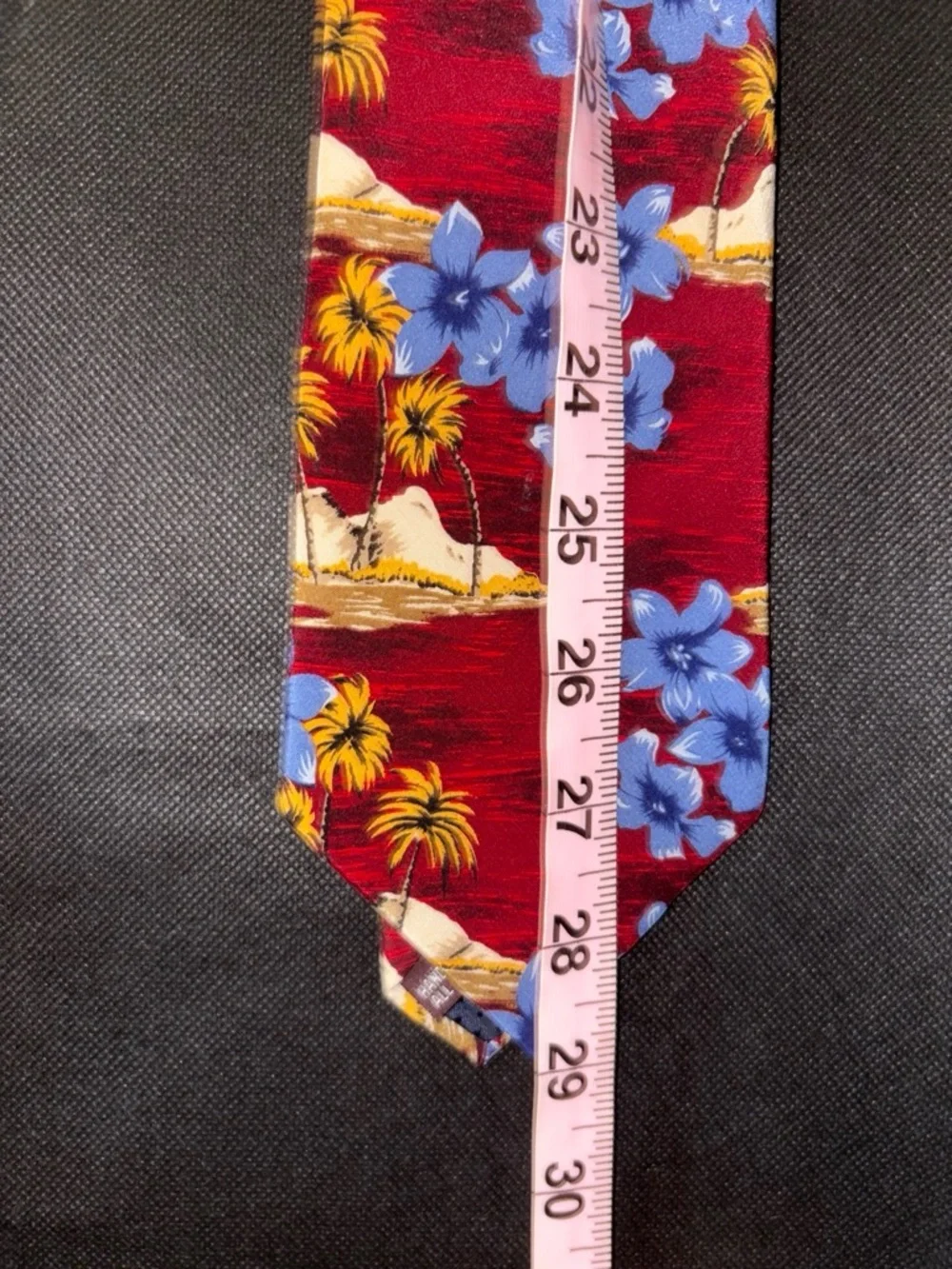 Museum Artifacts Necktie Red Hawaiian Floral Palm Trees Silk EUC